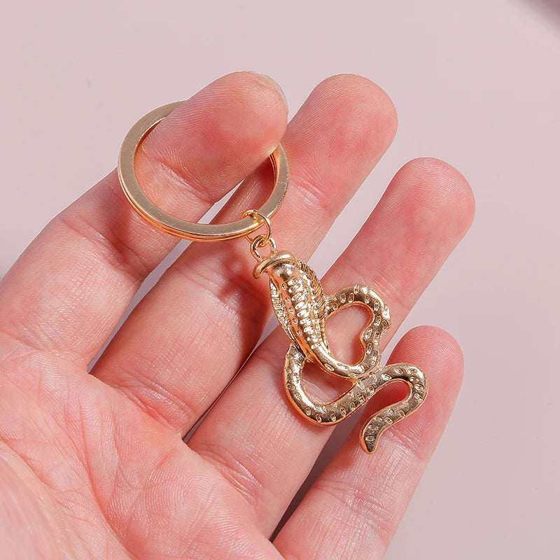 Fashion Crystal Cherry Keychain Creative Fruit Key Chain Cute Girl Key Ring Chains Car Bag Pendant Charm for Women Jewelry Gift