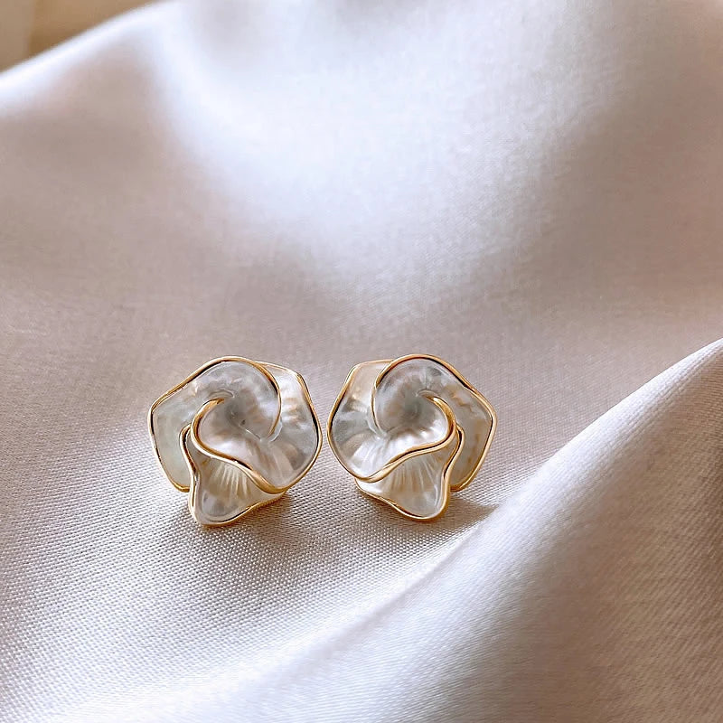 Delicate Camellia Stud Earring For Women Unique Flower Design Ear Stud Temperament White Earrings Daily Jewelry Gift D