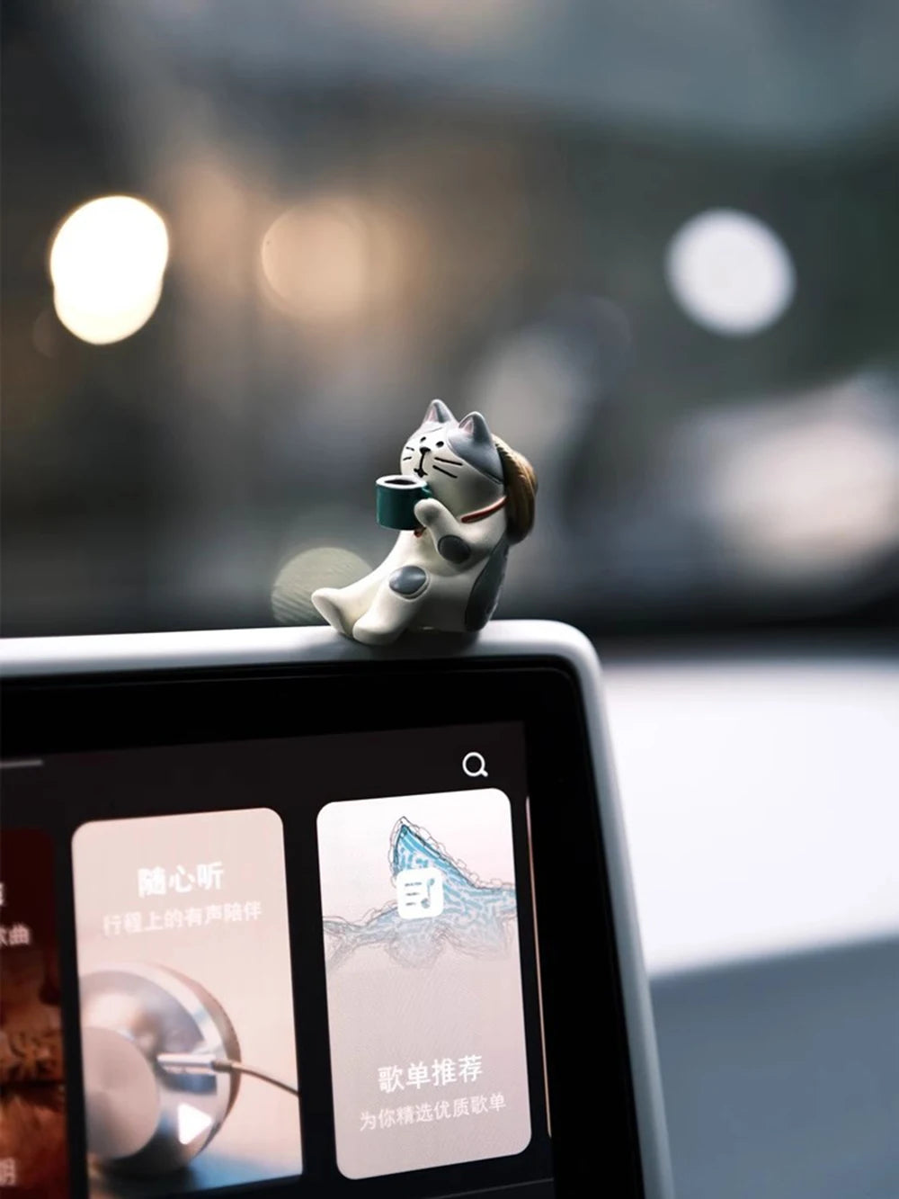 Cute Car Interior Decoration Ornaments Mini Cat Action Figure Auto Dashboard Rearview Mirror Decoration Car Accessories