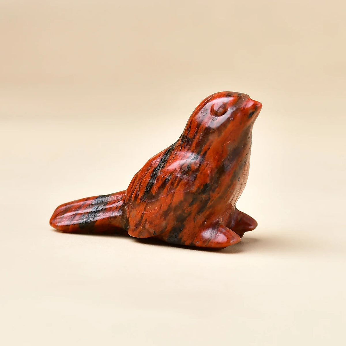 Natural crystal carved into a bird, a perfect crystal gift, a decorative item suitable for home decoration