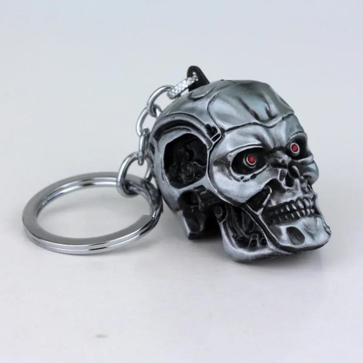 Punk Gothic 3D Robot Skull Keyring Terminator T800 Alloy Pendant Red Eyes Gift For Guys Cosplay Prop
